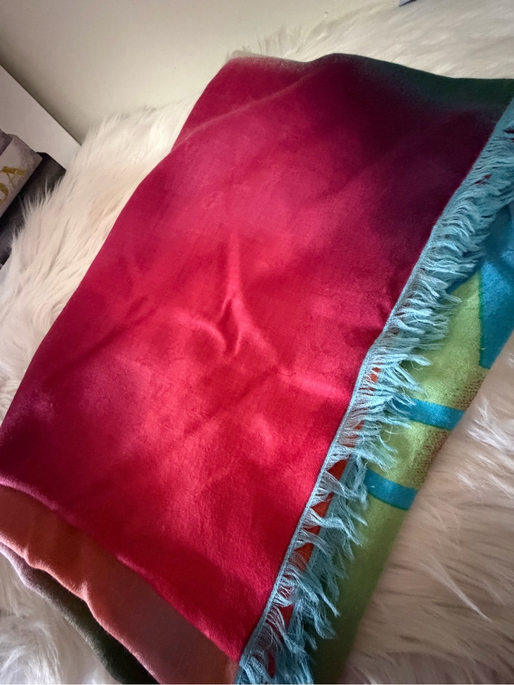 Louis Vuitton Multicolor Gradient Monogram Scarf. - Picture 8 of 16